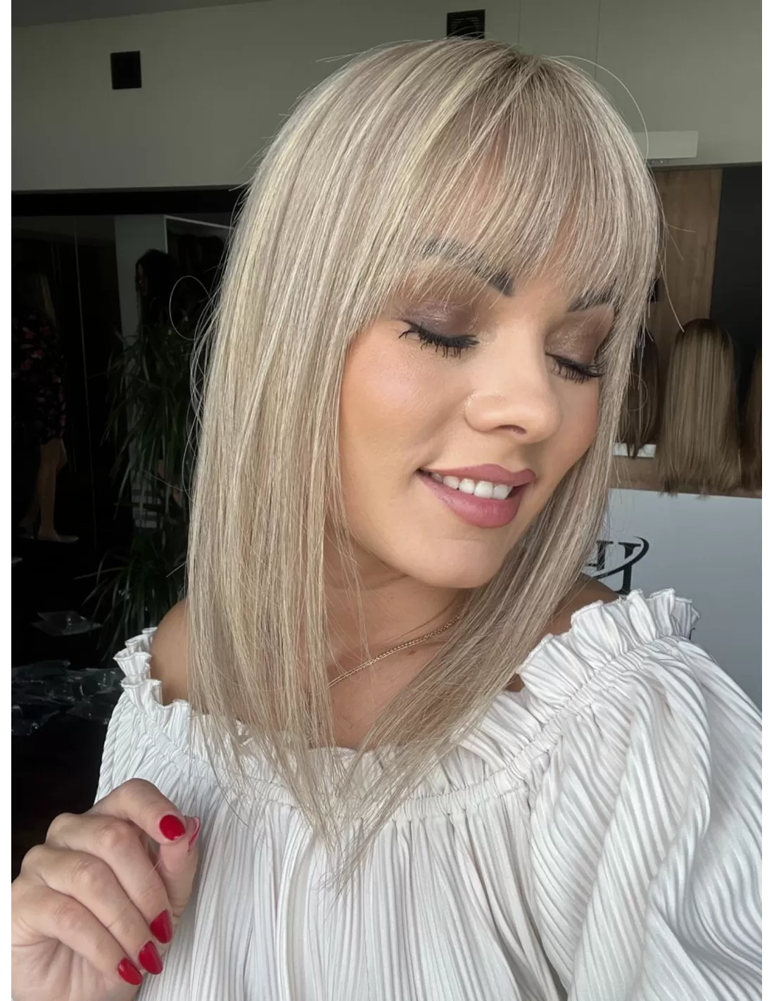 Cieniowany long bob z grzywką